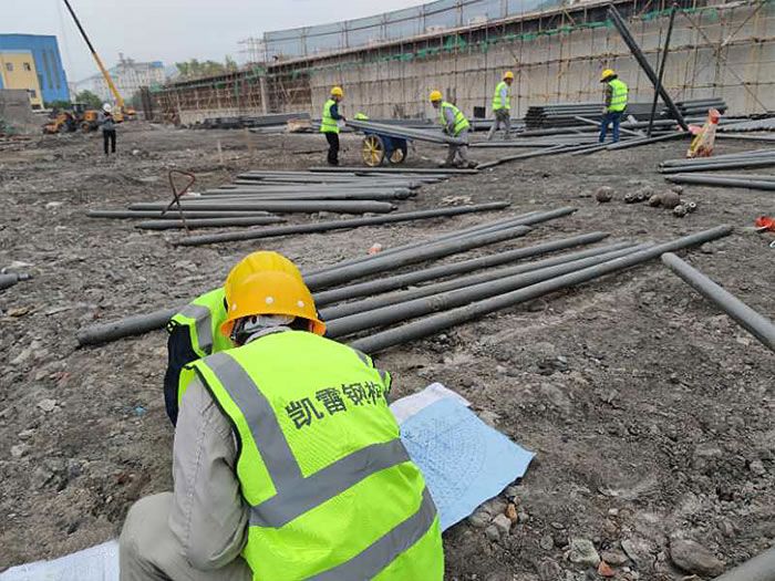 锡林格勒盟螺栓球网架结构